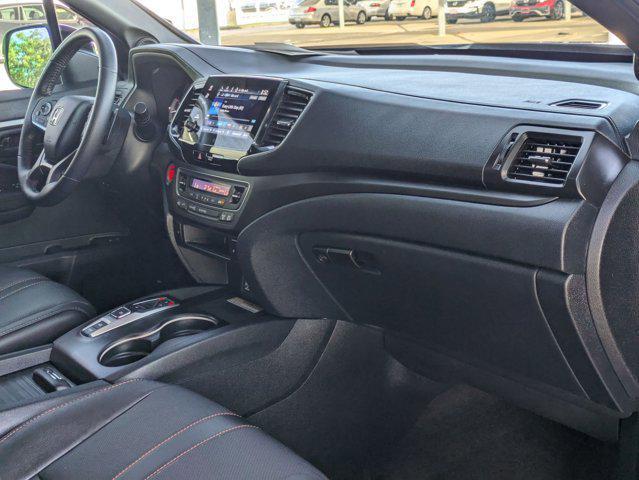 Photo of 2023 Crystal Black Pear Honda Passport