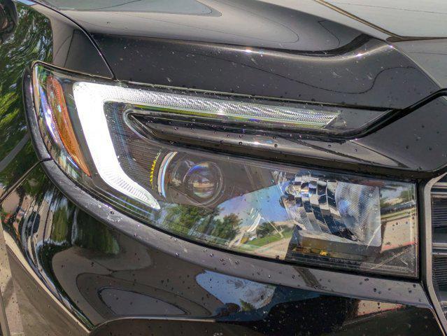 Photo of 2023 Crystal Black Pear Honda Passport