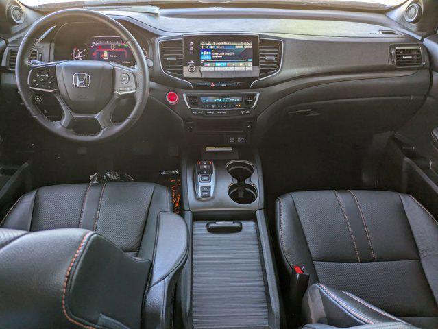 Photo of 2023 Crystal Black Pear Honda Passport