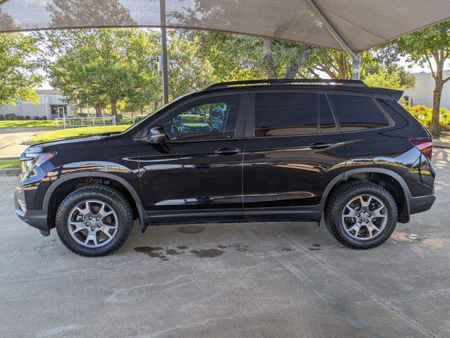 Photo of 2023 Crystal Black Pear Honda Passport