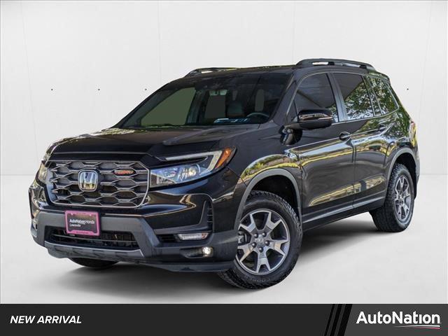 Photo of 2023 Crystal Black Pear Honda Passport
