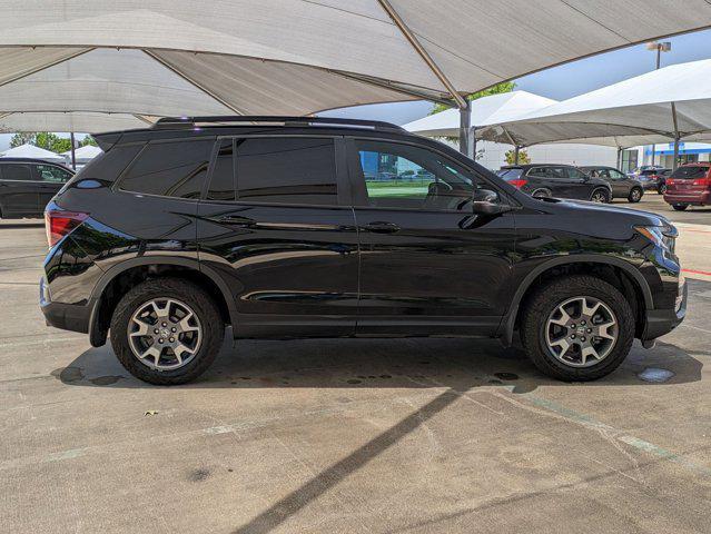 Photo of 2023 Crystal Black Pear Honda Passport