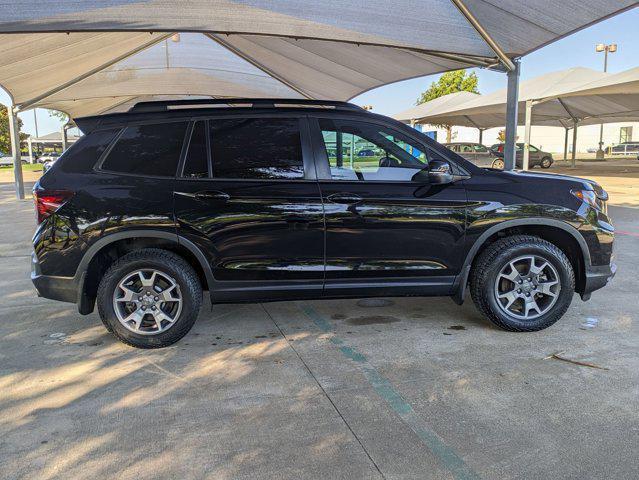 Photo of 2023 Crystal Black Pear Honda Passport