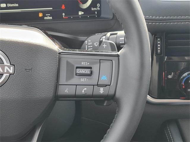 Photo of 2026 White / Black Nissan Rogue