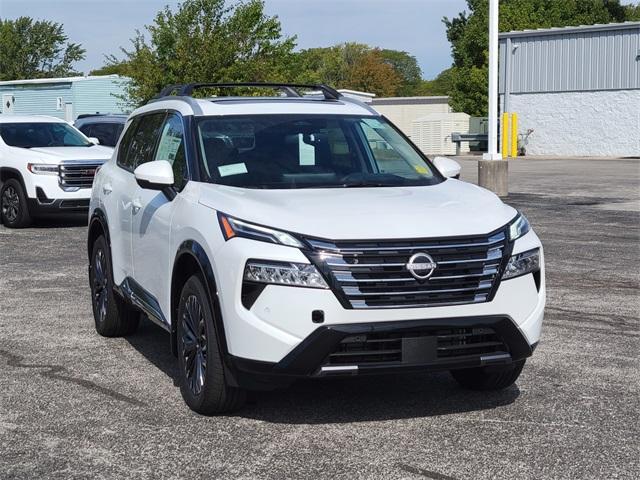 Photo of 2026 White / Black Nissan Rogue
