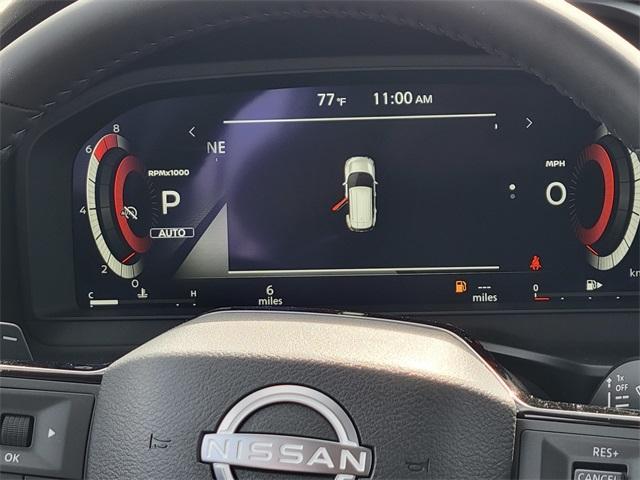 Photo of 2026 White / Black Nissan Rogue
