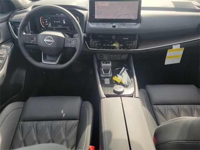 Photo of 2026 White / Black Nissan Rogue