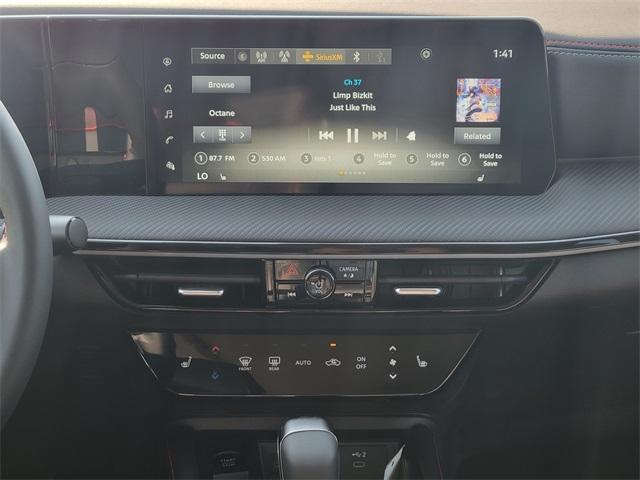 Photo of 2025 Aspen White Tri Nissan Kicks