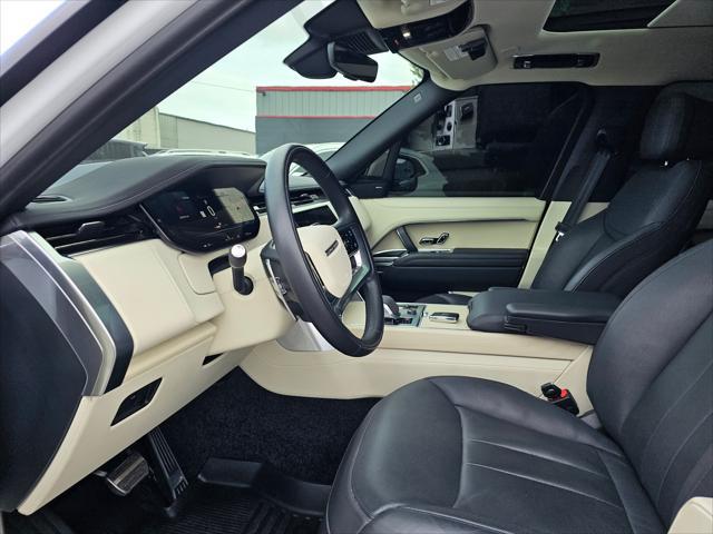 Photo of 2023 Fuji White Land Rover Range Rover