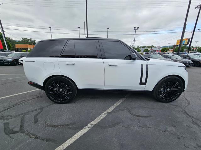 Photo of 2023 Fuji White Land Rover Range Rover