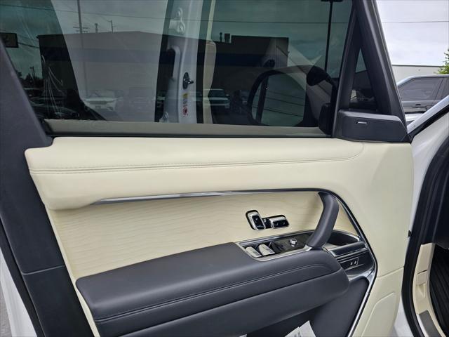 Photo of 2023 Fuji White Land Rover Range Rover