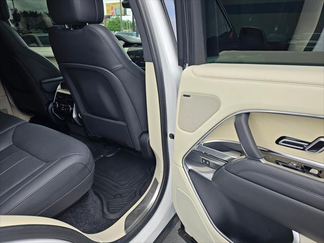 Photo of 2023 Fuji White Land Rover Range Rover