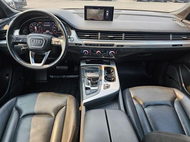 Photo of 2018 Graphite Gray Metallic Audi Q7