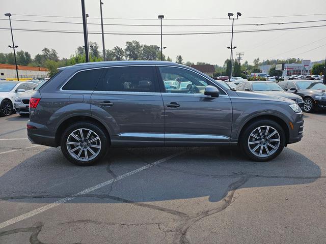 Photo of 2018 Graphite Gray Metallic Audi Q7