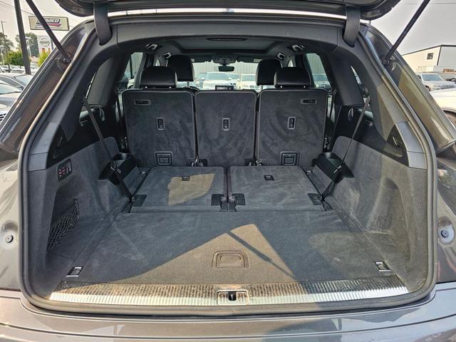 Photo of 2018 Graphite Gray Metallic Audi Q7