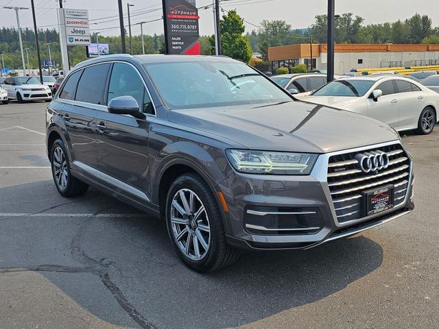 Photo of 2018 Graphite Gray Metallic Audi Q7