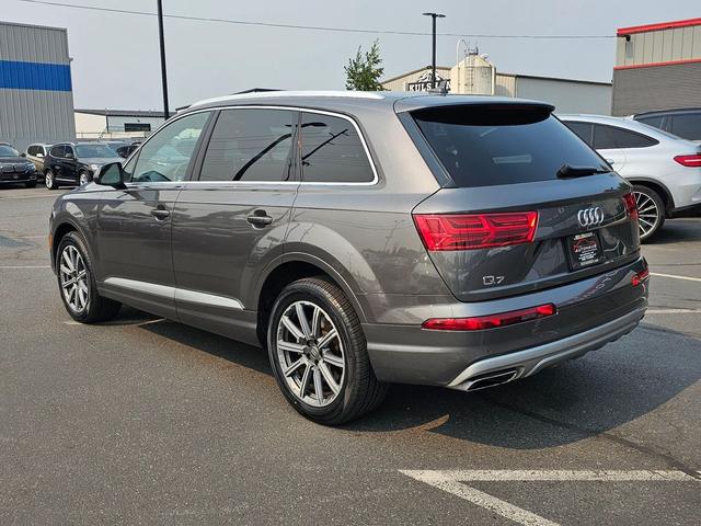 Photo of 2018 Graphite Gray Metallic Audi Q7