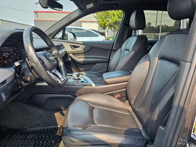 Photo of 2018 Graphite Gray Metallic Audi Q7