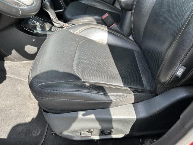 Photo of 2019 Redline Pearlcoat Jeep Compass