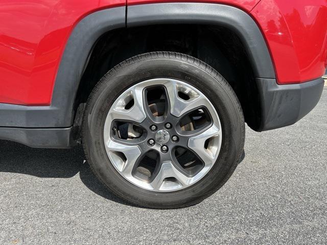Photo of 2019 Redline Pearlcoat Jeep Compass