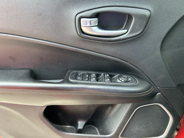 Photo of 2019 Redline Pearlcoat Jeep Compass
