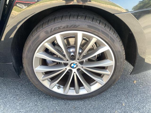 Photo of 2022 Black Sapphire Metallic BMW 530