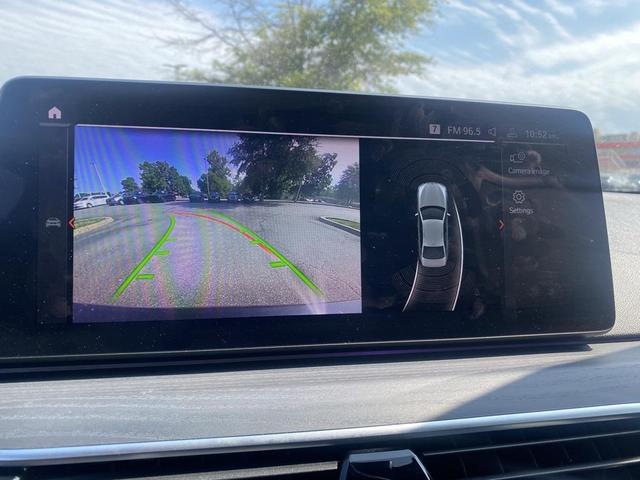 Photo of 2022 Black Sapphire Metallic BMW 530