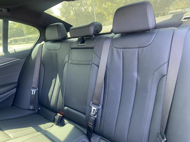 Photo of 2022 Black Sapphire Metallic BMW 530