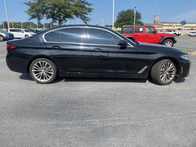 Photo of 2022 Black Sapphire Metallic BMW 530