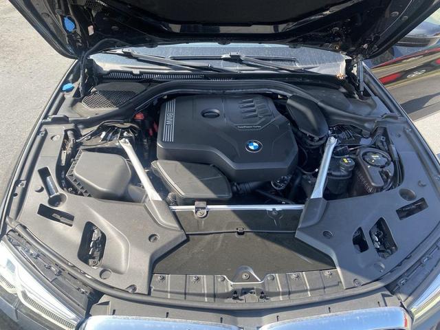 Photo of 2022 Black Sapphire Metallic BMW 530