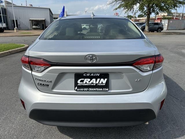 Photo of 2023 Classic Silver Metallic Toyota Corolla