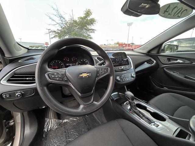 Photo of 2024 Mineral Gray Metallic Chevrolet Malibu