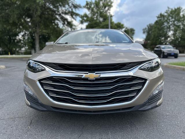 Photo of 2024 Mineral Gray Metallic Chevrolet Malibu
