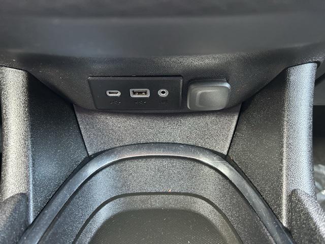 Photo of 2024 Mineral Gray Metallic Chevrolet Malibu