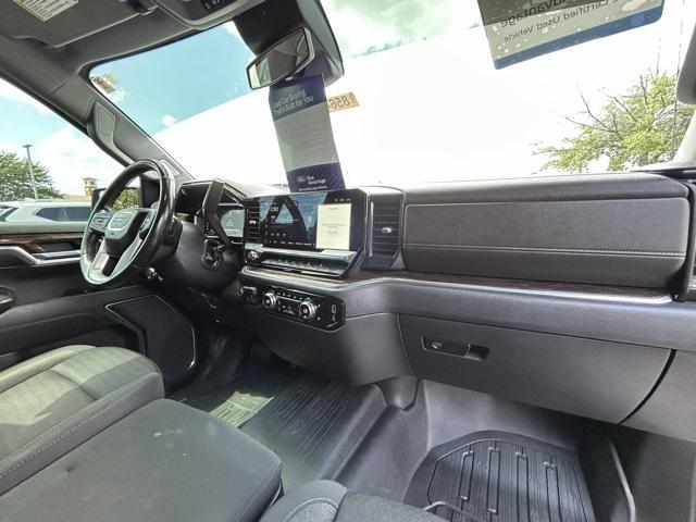 Photo of 2022 Quicksilver Metallic GMC Sierra 1500