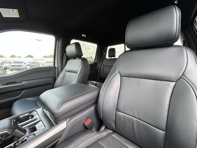 Photo of 2025 White Metallic Ford F-150