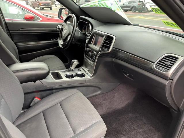 Photo of 2019 Charcoal Jeep Grand Cherokee