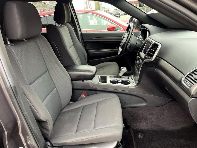 Photo of 2019 Charcoal Jeep Grand Cherokee