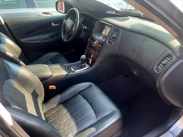 Photo of 2017 Graphite Shadow INFINITI QX50