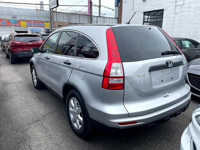 Photo of 2011 Alabaster Silver Metallic Honda CR-V