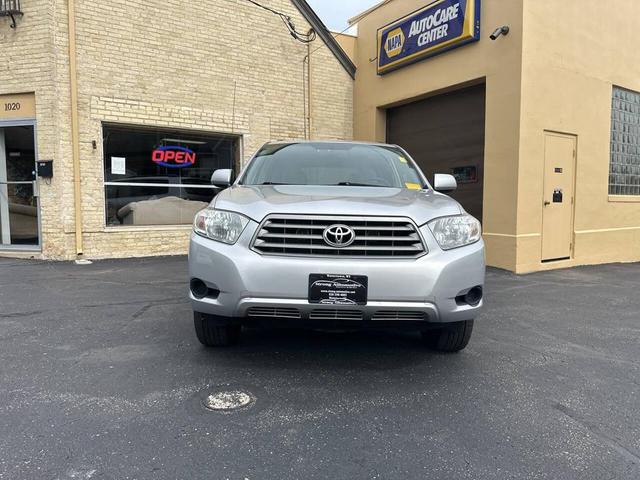 Photo of 2009 Classic Silver Metallic Toyota Highlander