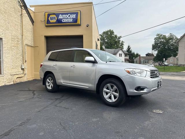 Photo of 2009 Classic Silver Metallic Toyota Highlander