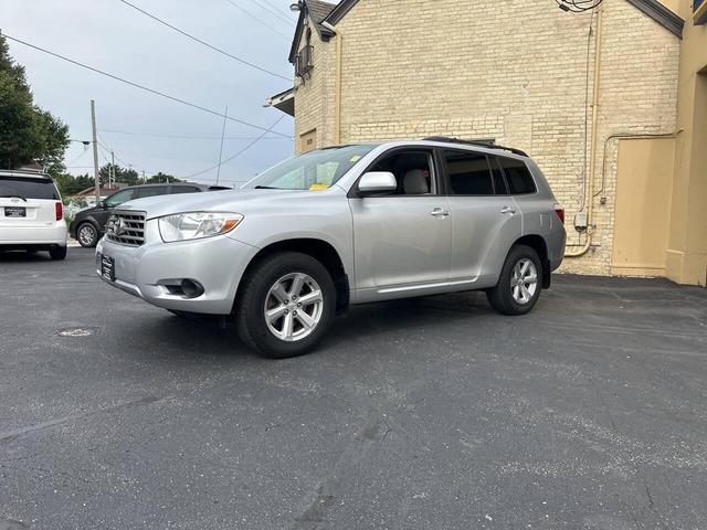 Photo of 2009 Classic Silver Metallic Toyota Highlander