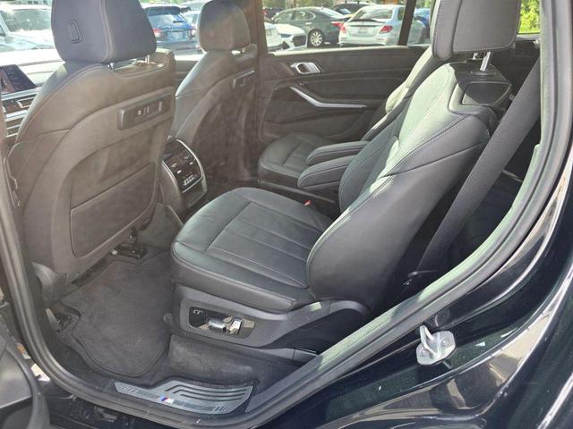 Photo of 2019 Black Sapphire Metallic BMW X7