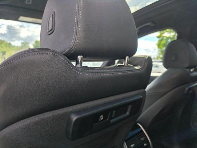 Photo of 2019 Black Sapphire Metallic BMW X7