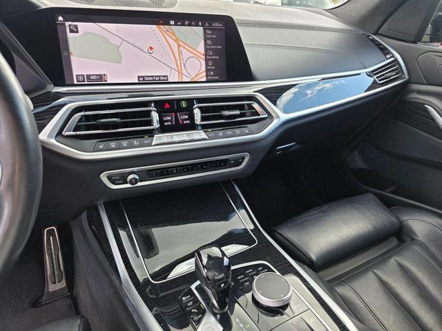 Photo of 2019 Black Sapphire Metallic BMW X7