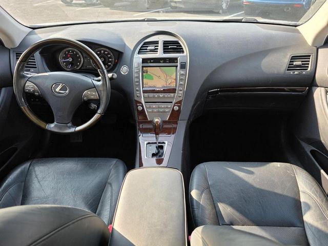 Photo of 2010 Silver Lexus ES 350