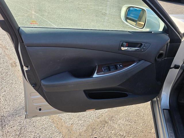 Photo of 2010 Silver Lexus ES 350
