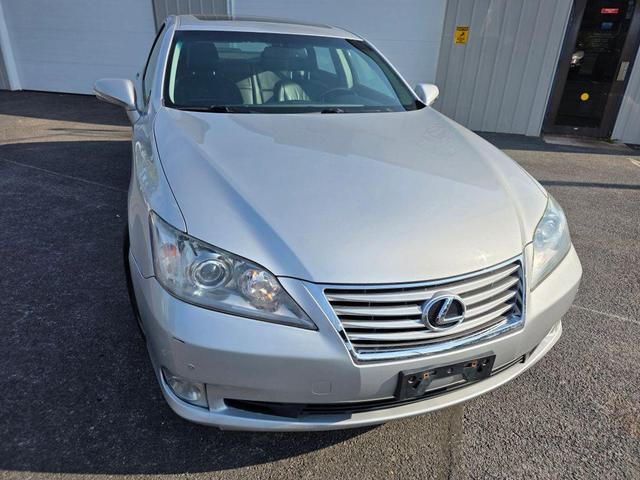 Photo of 2010 Silver Lexus ES 350