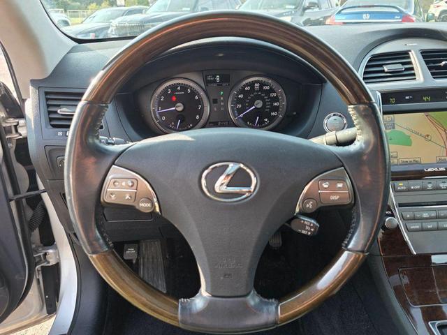 Photo of 2010 Silver Lexus ES 350